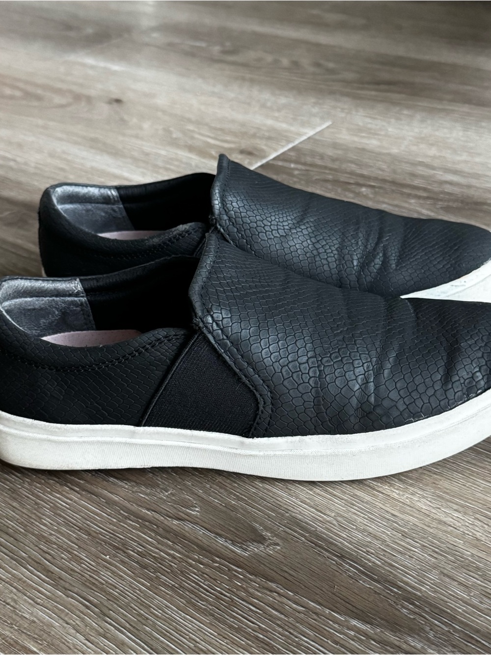 Black Slip-On Dr Scholls Sneakers